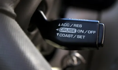 Cruise Control là gì? Cách sử dụng và những lưu ý không thể bỏ qua